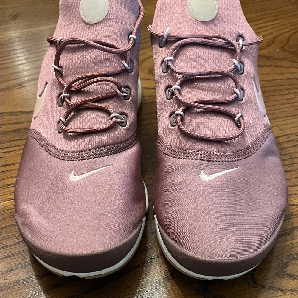 Nike Presto Fly Mauve Sneakers, size‎ 9